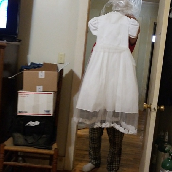 Flowergirl dress size 6 not the Headpiece - Picture 3 of 5